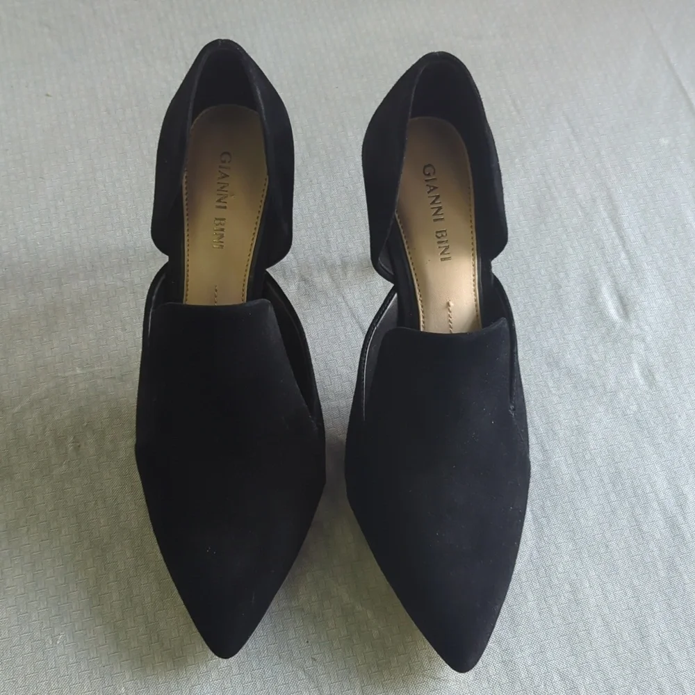 Gianni Bini Women's Faux Suede Heels EUC - Picture 6 of 10